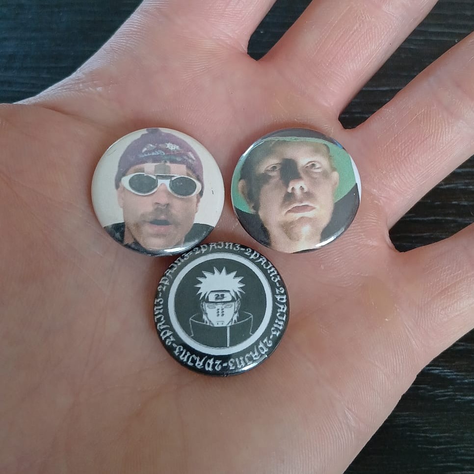 Face Pin Badge